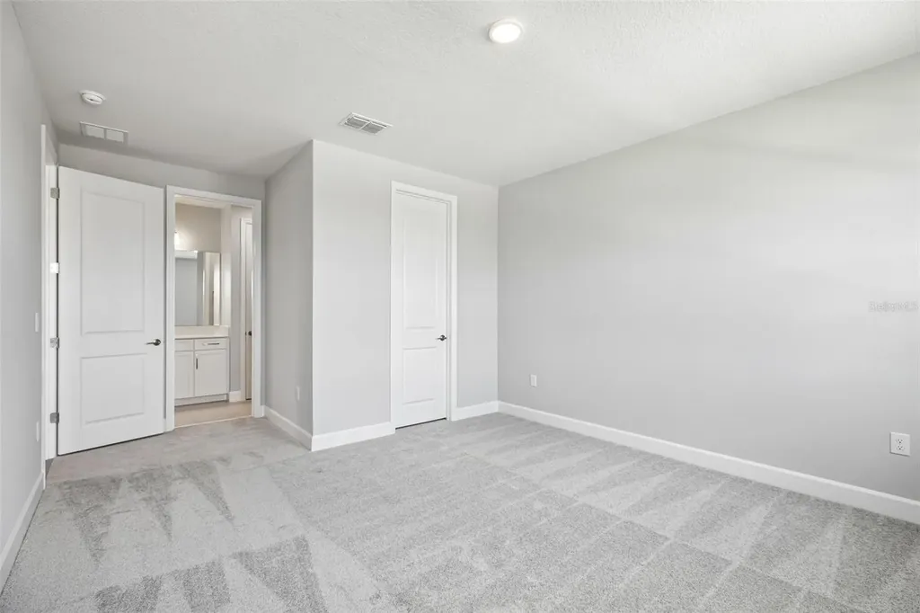 3233 Wolf Lake Avenue Apopka FL 32712