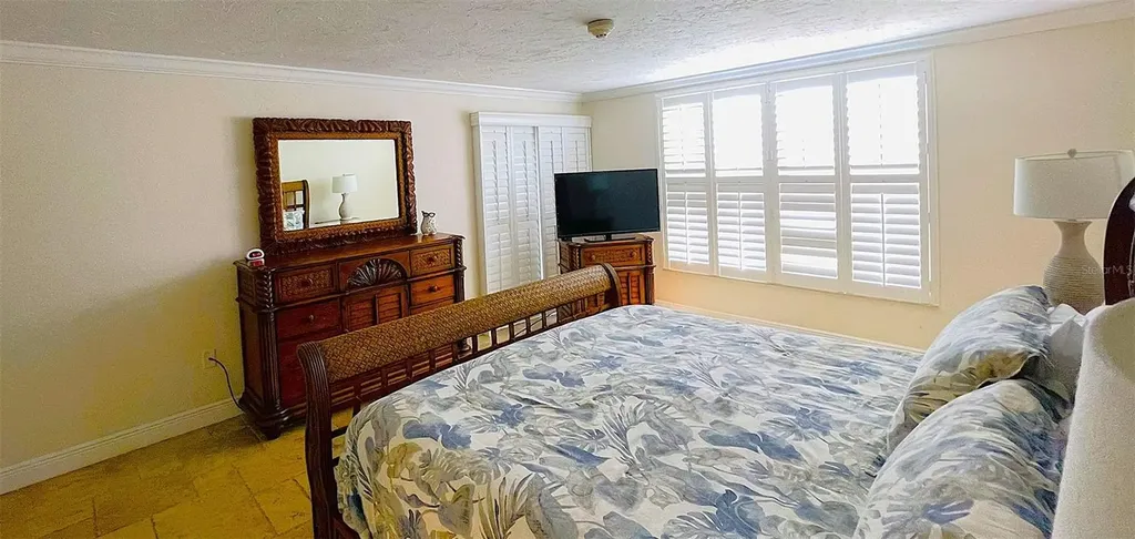 6480 Midnight Pass Road Sarasota FL 34242