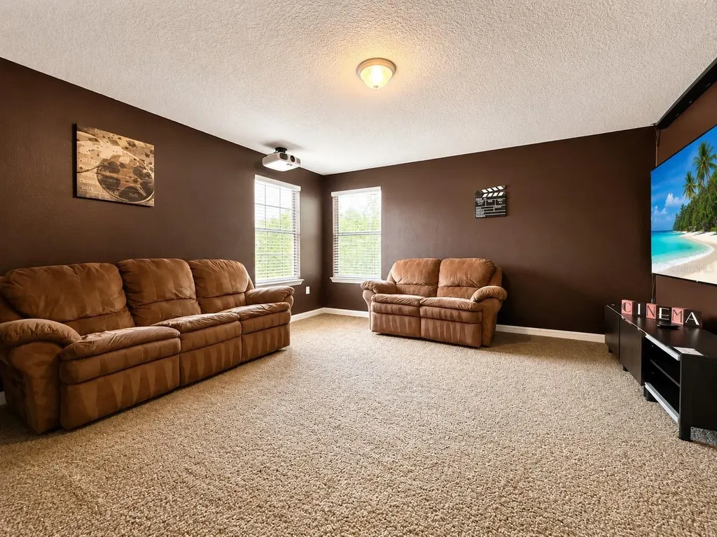 1056 Cypress Pointe Boulevard Davenport FL 33896