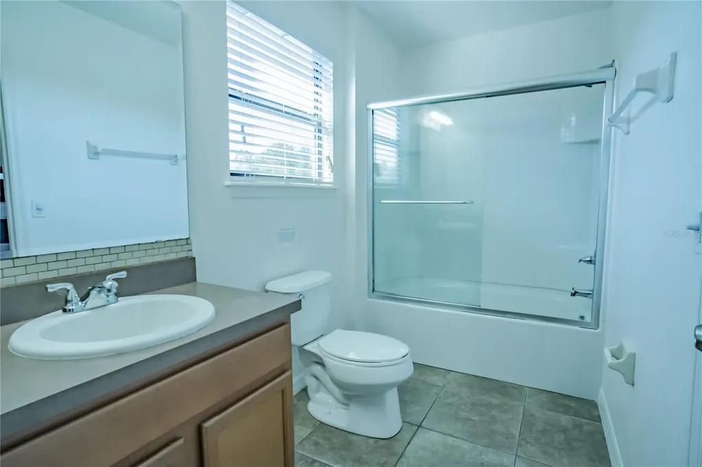 1056 Cypress Pointe Boulevard Davenport FL 33896