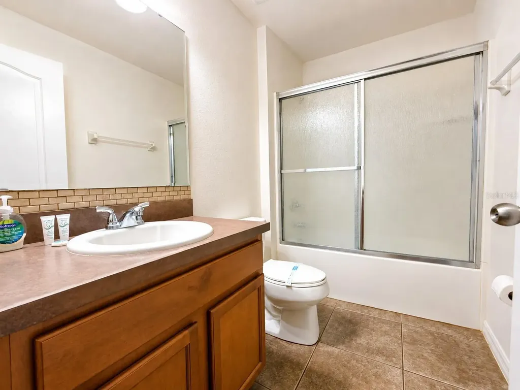 1056 Cypress Pointe Boulevard Davenport FL 33896