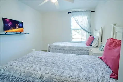 1056 Cypress Pointe Boulevard Davenport FL 33896