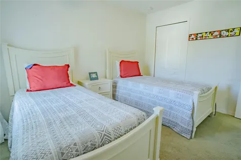 1056 Cypress Pointe Boulevard Davenport FL 33896