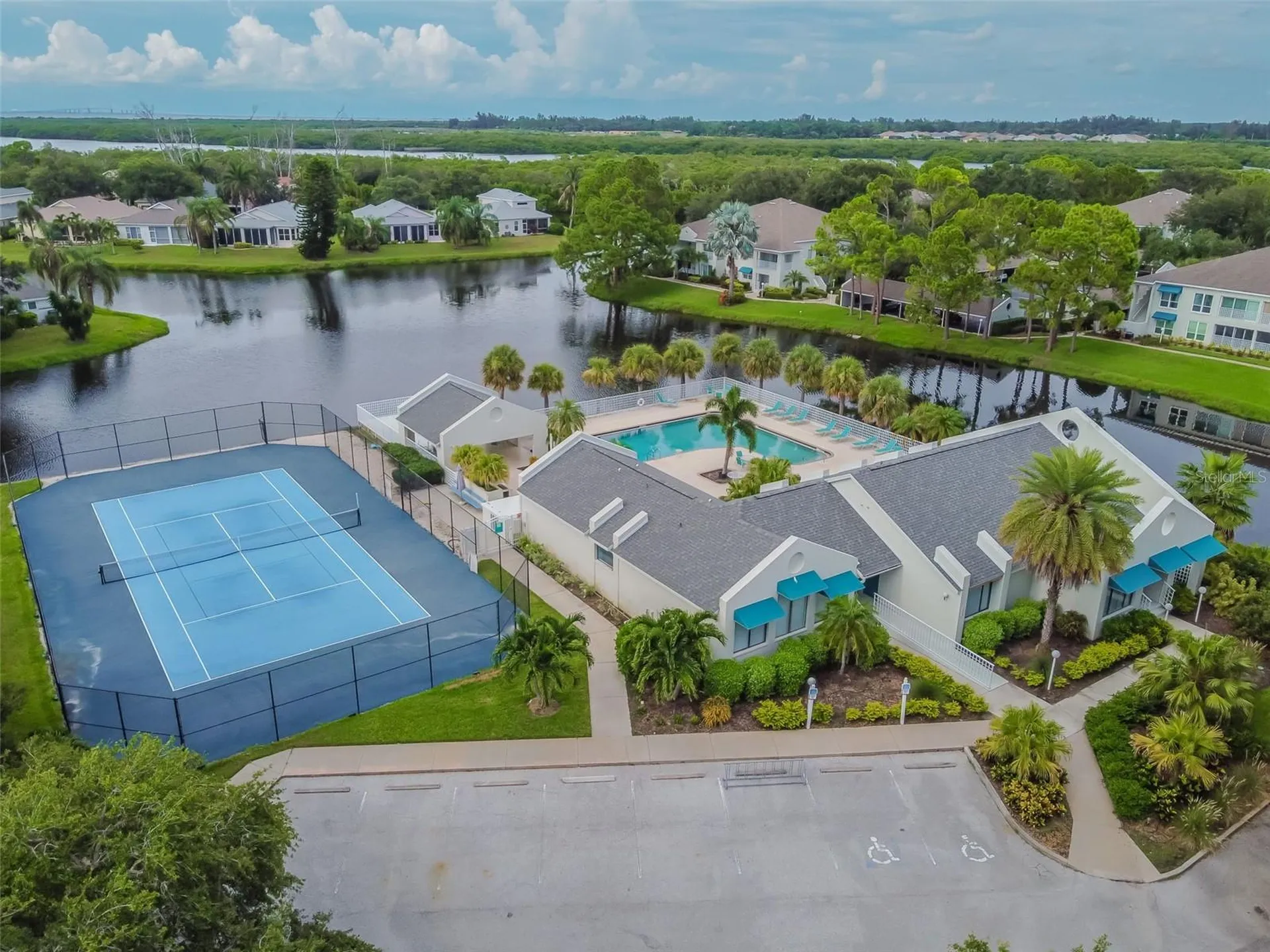 318 108th Street W Bradenton FL 34209
