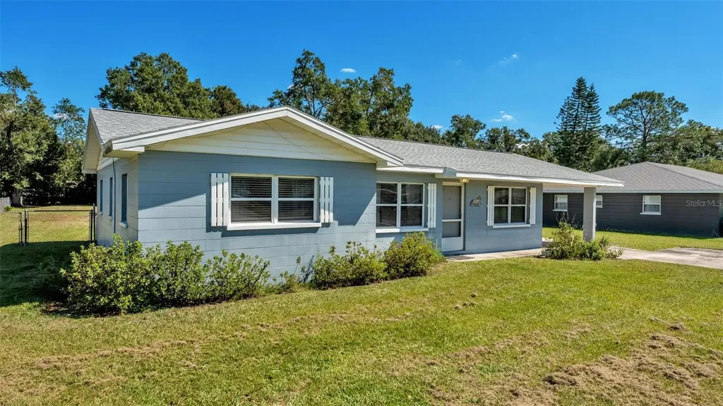 5823 Lake Breeze Avenue Lakeland FL 33809
