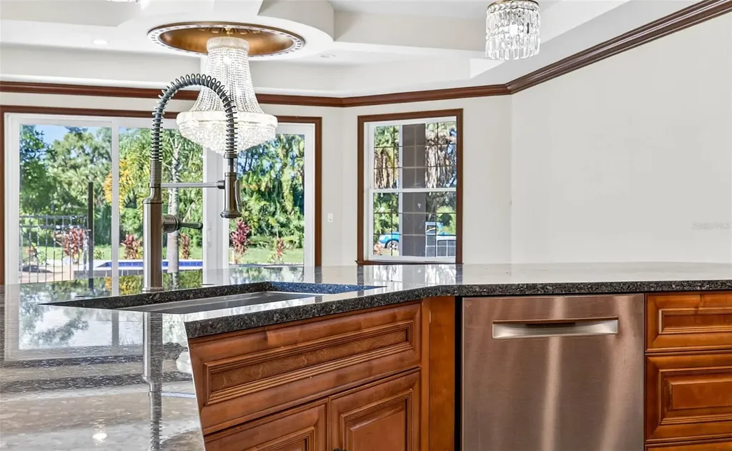 10908 Flint Estates Drive Thonotosassa FL 33592