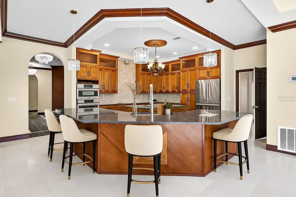 10908 Flint Estates Drive Thonotosassa FL 33592