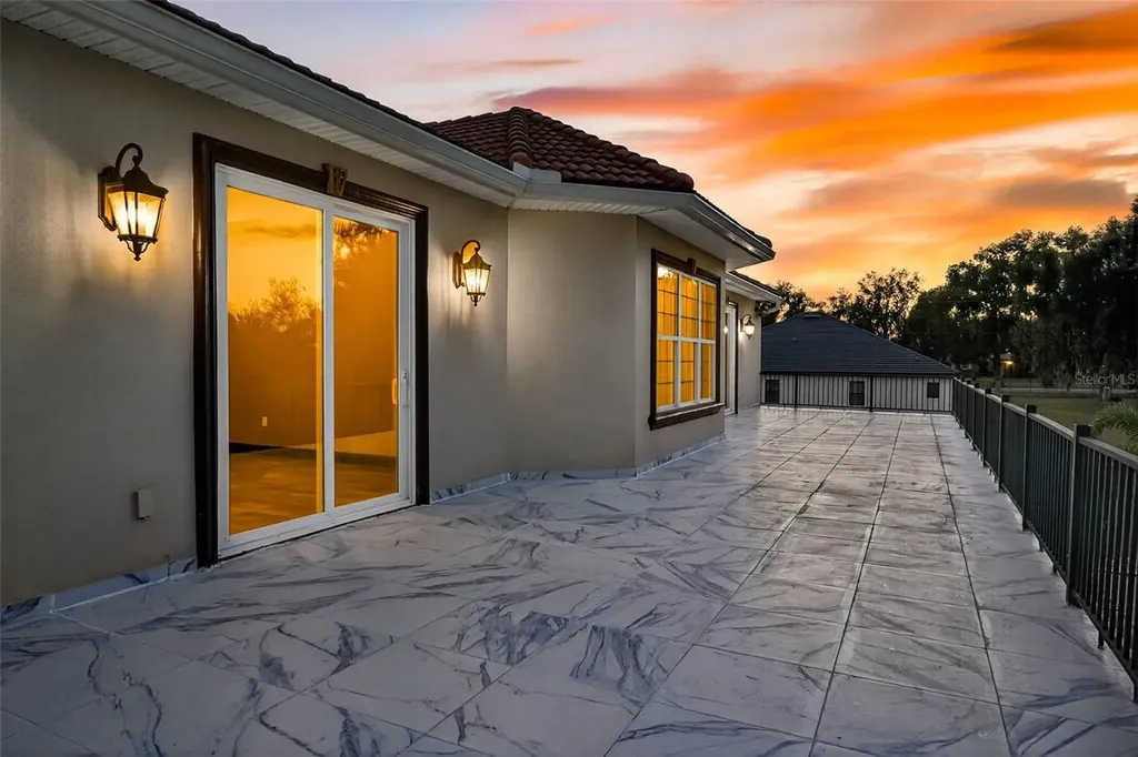 10908 Flint Estates Drive Thonotosassa FL 33592