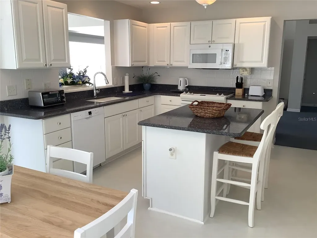 890 Haynesville Way The Villages FL 32162