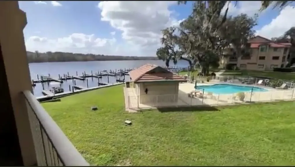 99 Broad River Place Welaka FL 32193