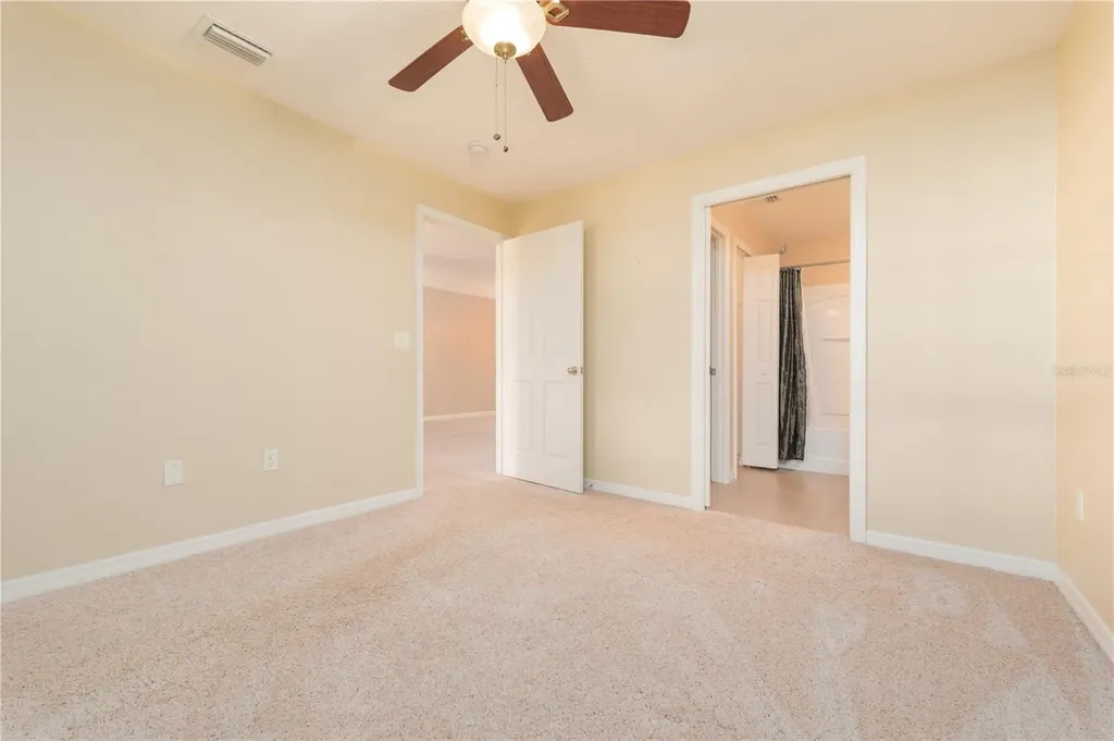 99 Broad River Place Welaka FL 32193