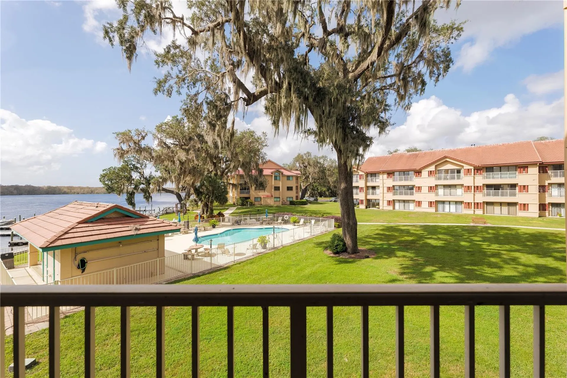 99 Broad River Place Welaka FL 32193