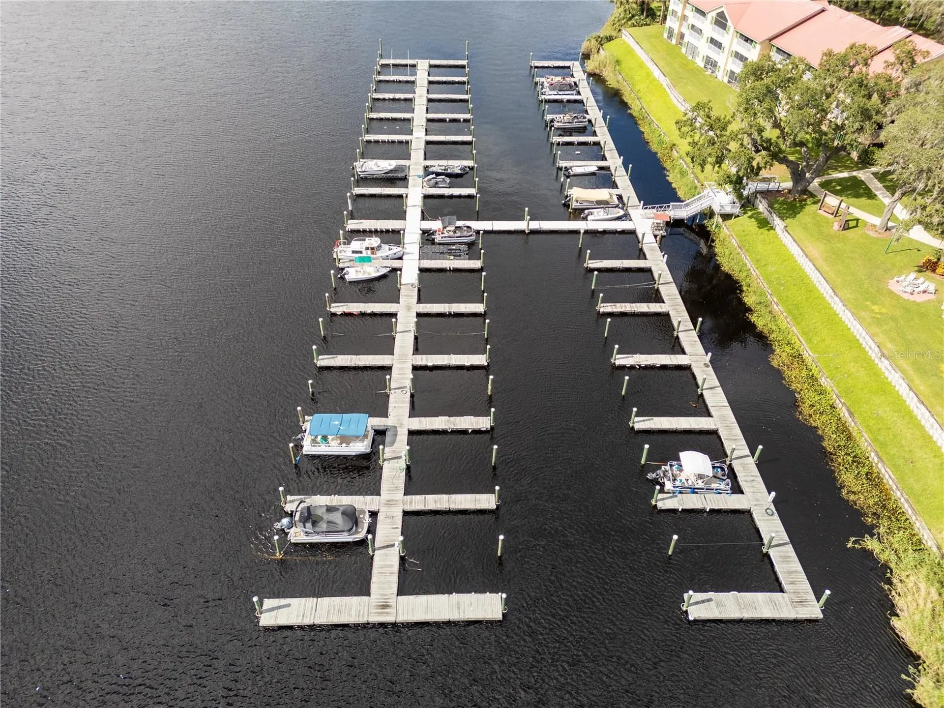 99 Broad River Place Welaka FL 32193