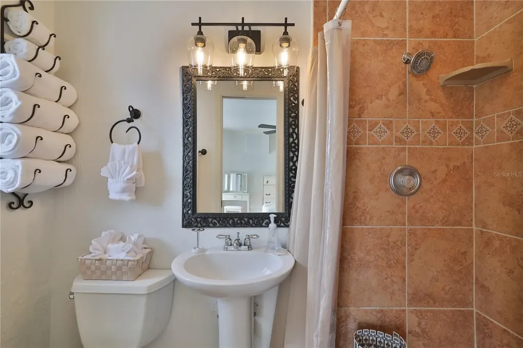 813 E 6th Avenue New Smyrna Beach FL 32169