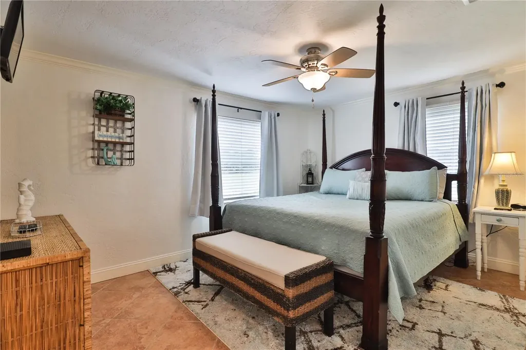 813 E 6th Avenue New Smyrna Beach FL 32169