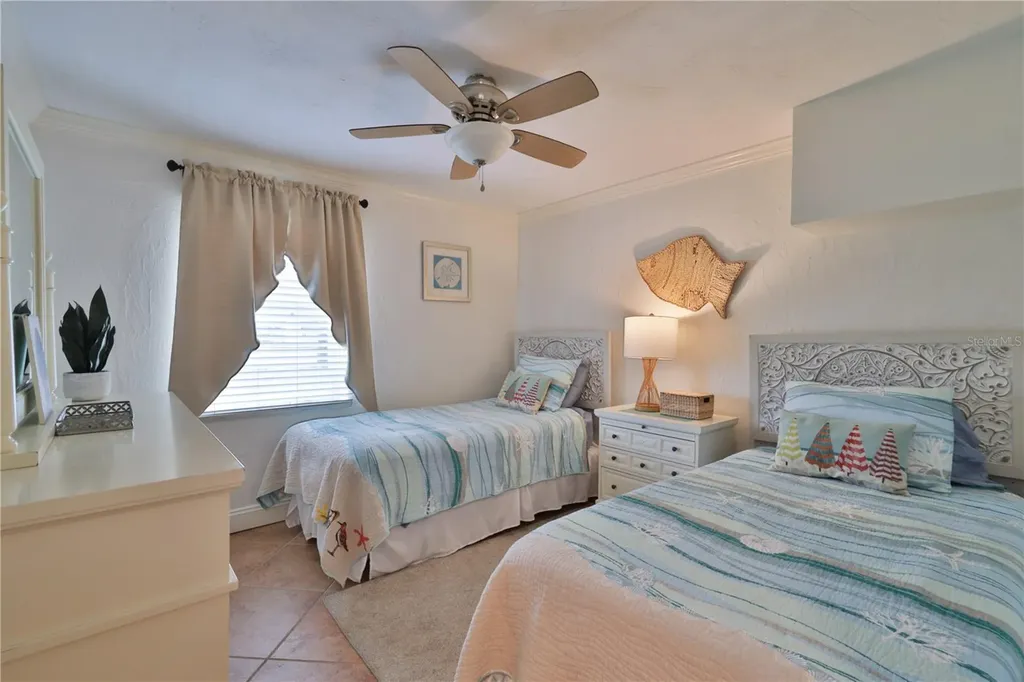 813 E 6th Avenue New Smyrna Beach FL 32169