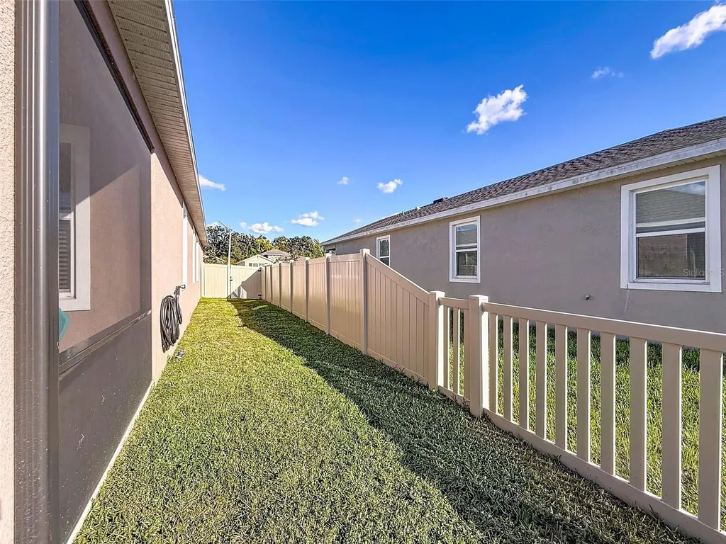 8349 Wheat Stone Drive Zephyrhills FL 33540