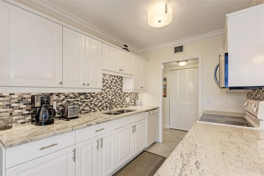 4822 Ocean Boulevard Sarasota FL 34242