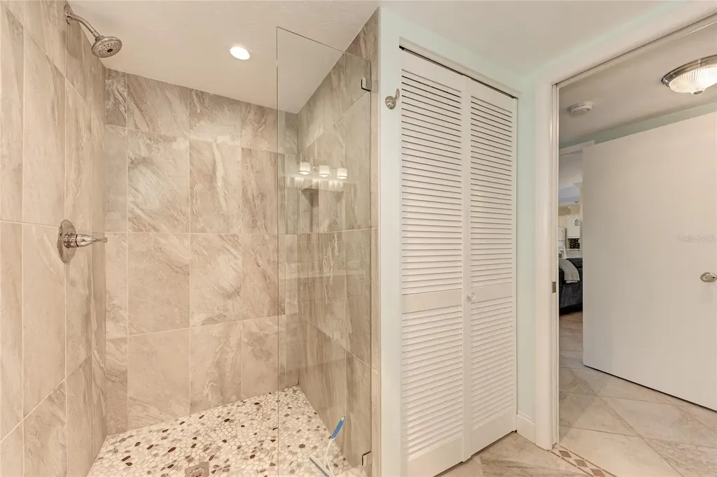 4822 Ocean Boulevard Sarasota FL 34242