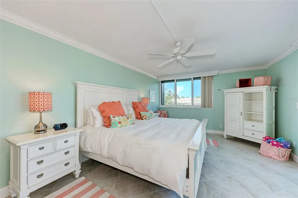 4822 Ocean Boulevard Sarasota FL 34242