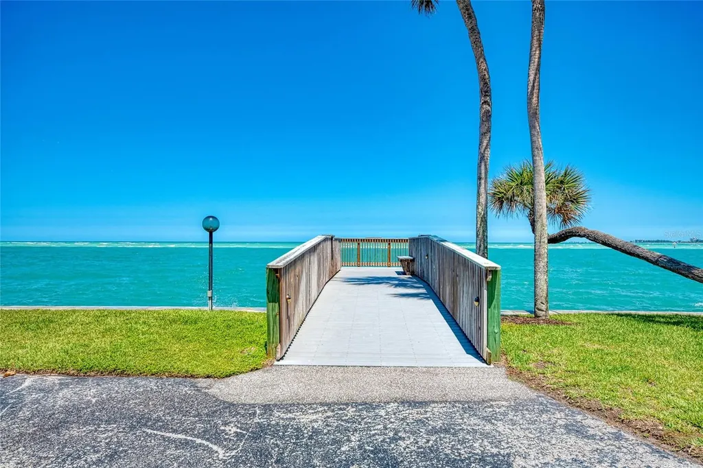 4822 Ocean Boulevard Sarasota FL 34242