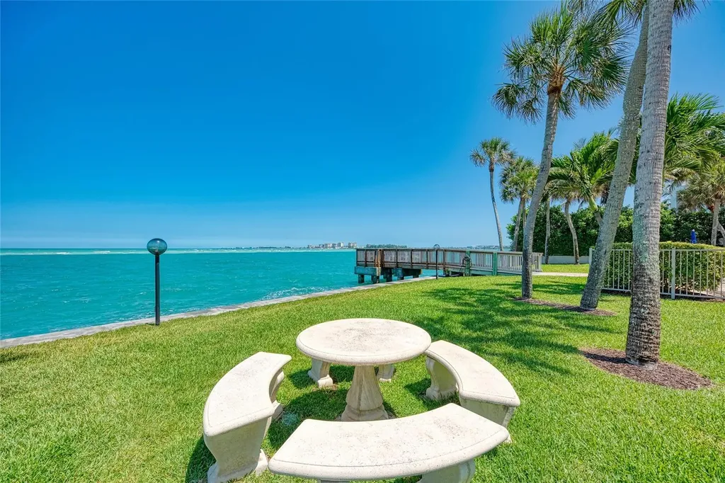 4822 Ocean Boulevard Sarasota FL 34242