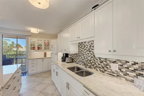 4822 Ocean Boulevard Sarasota FL 34242