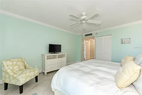 4822 Ocean Boulevard Sarasota FL 34242