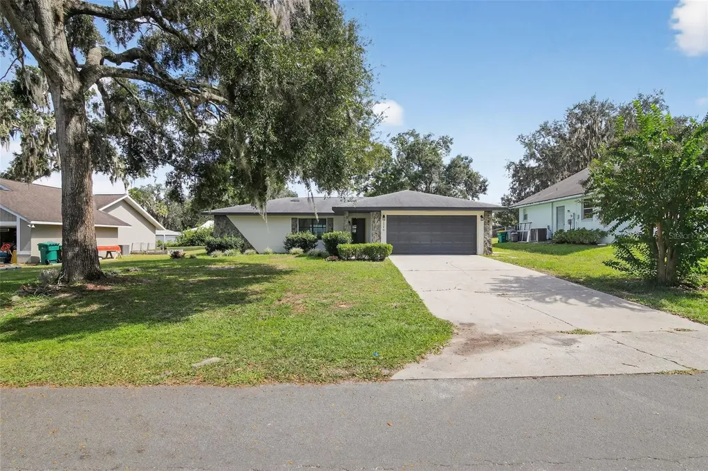 1140 Woodcrest Avenue Inverness FL 34453