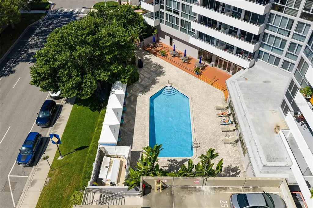 470 3rd Street S St Petersburg FL 33701