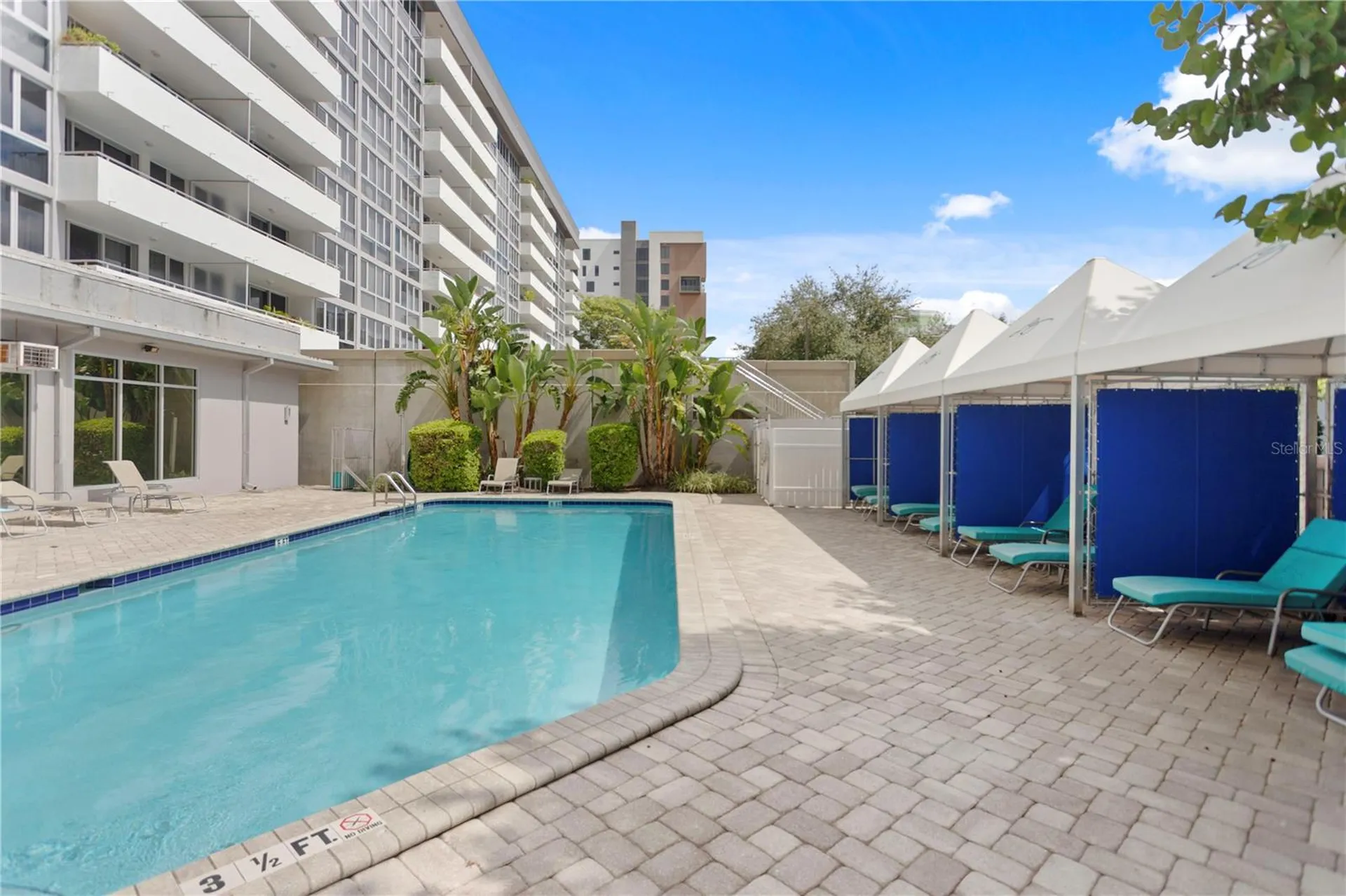 470 3rd Street S St Petersburg FL 33701