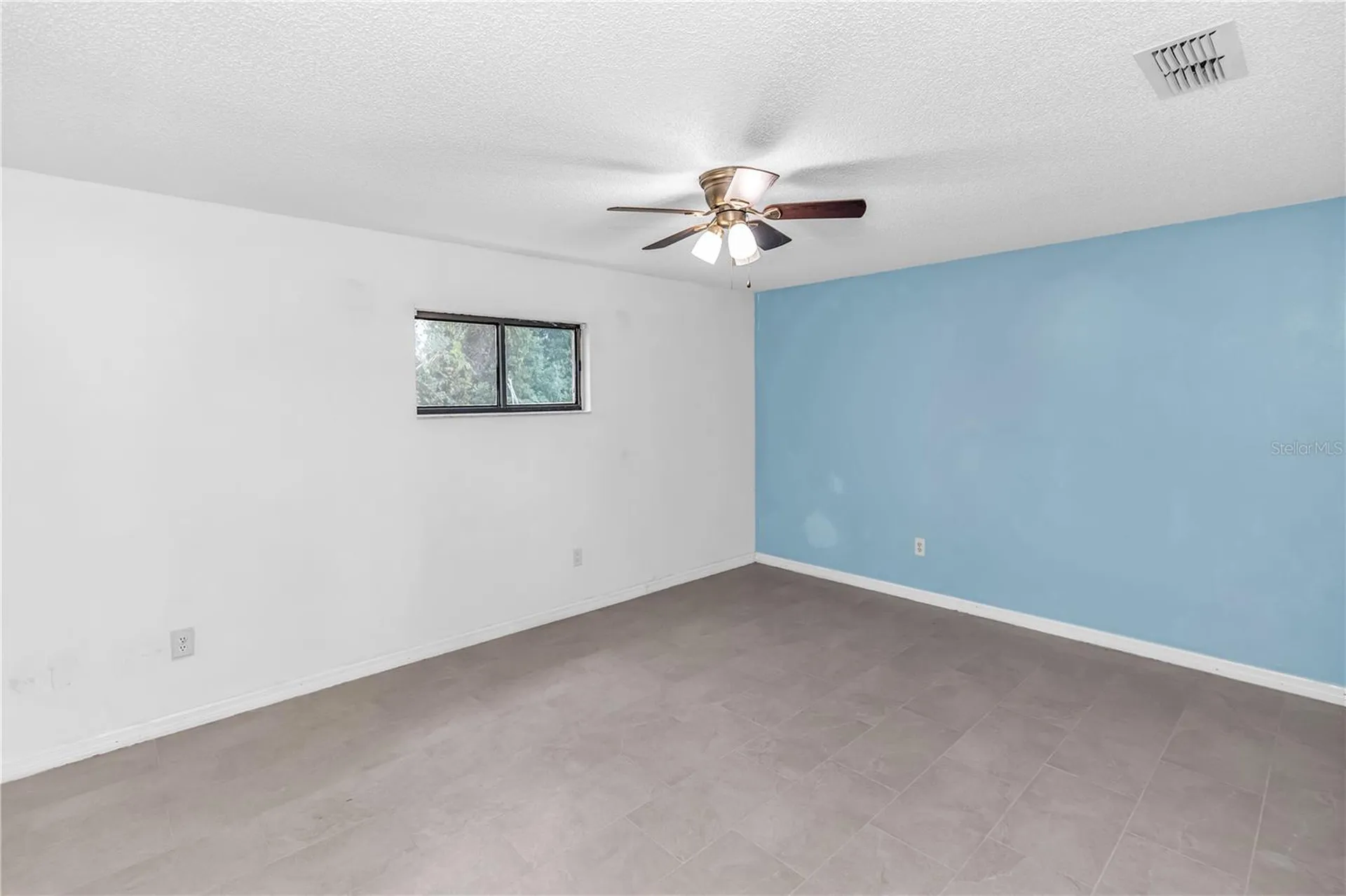 1961 Paragon Street Deltona FL 32738