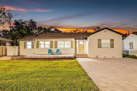 533 34th Avenue NE St Petersburg FL 33704