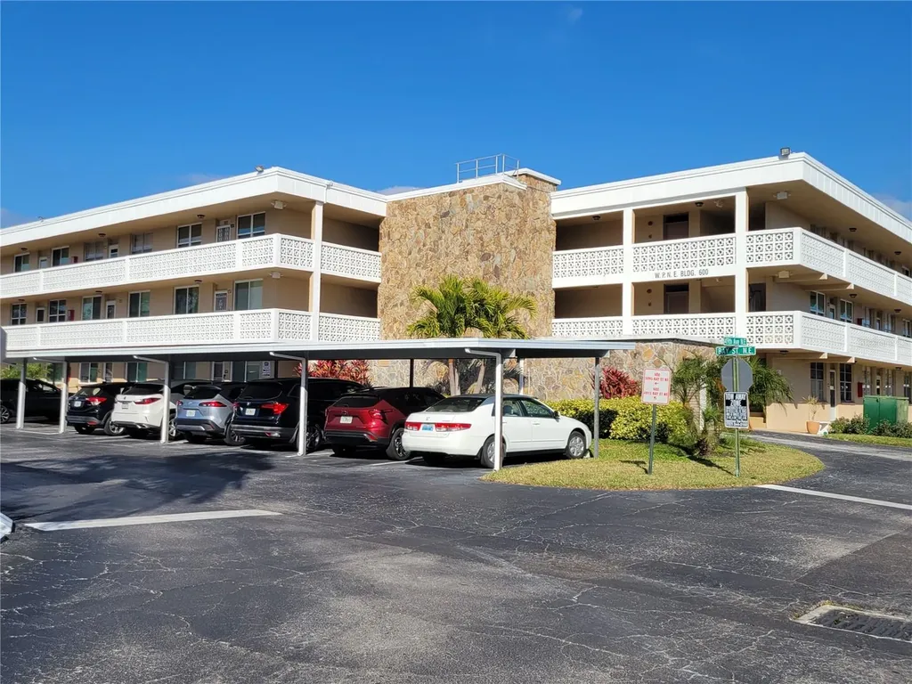 4915 Bay Street NE St Petersburg FL 33703