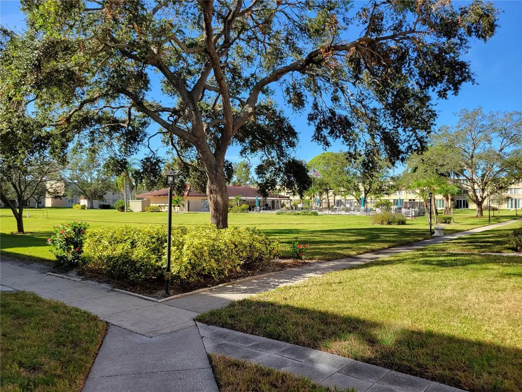 4915 Bay Street NE St Petersburg FL 33703