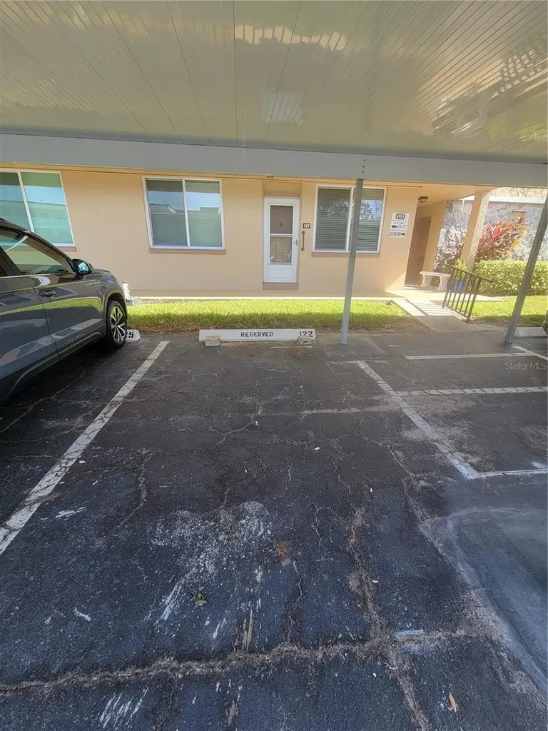 4915 Bay Street NE St Petersburg FL 33703