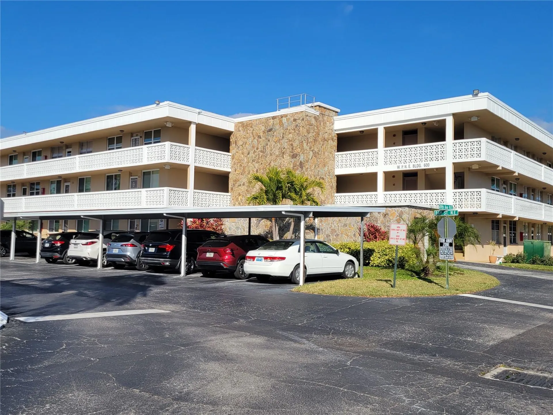 4915 Bay Street NE St Petersburg FL 33703