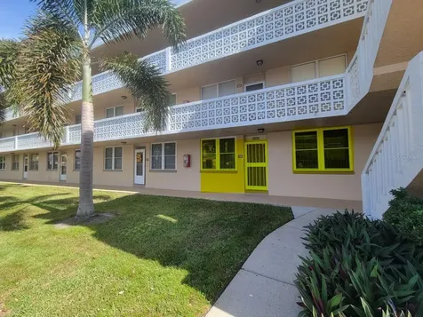 4915 Bay Street NE St Petersburg FL 33703