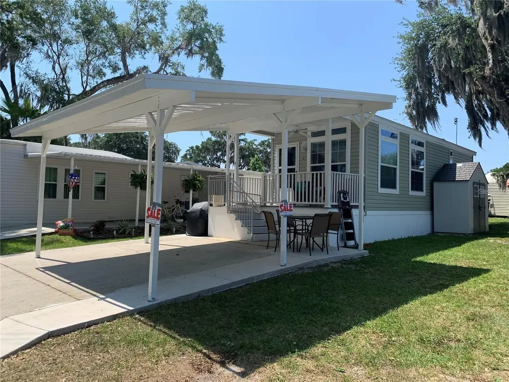 699 Cindi Avenue Leesburg FL 34788