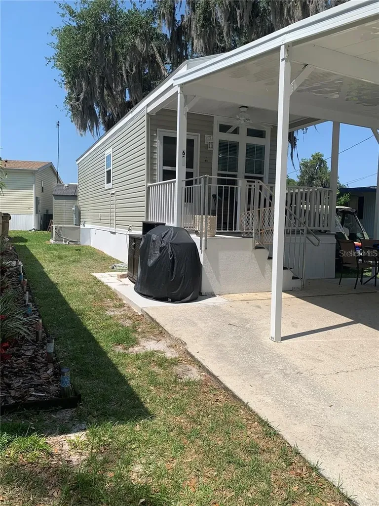 699 Cindi Avenue Leesburg FL 34788