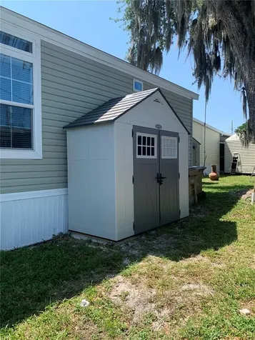 699 Cindi Avenue Leesburg FL 34788