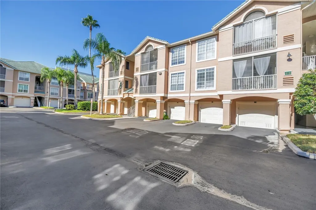 4206 Bay Club Circle Tampa FL 33607