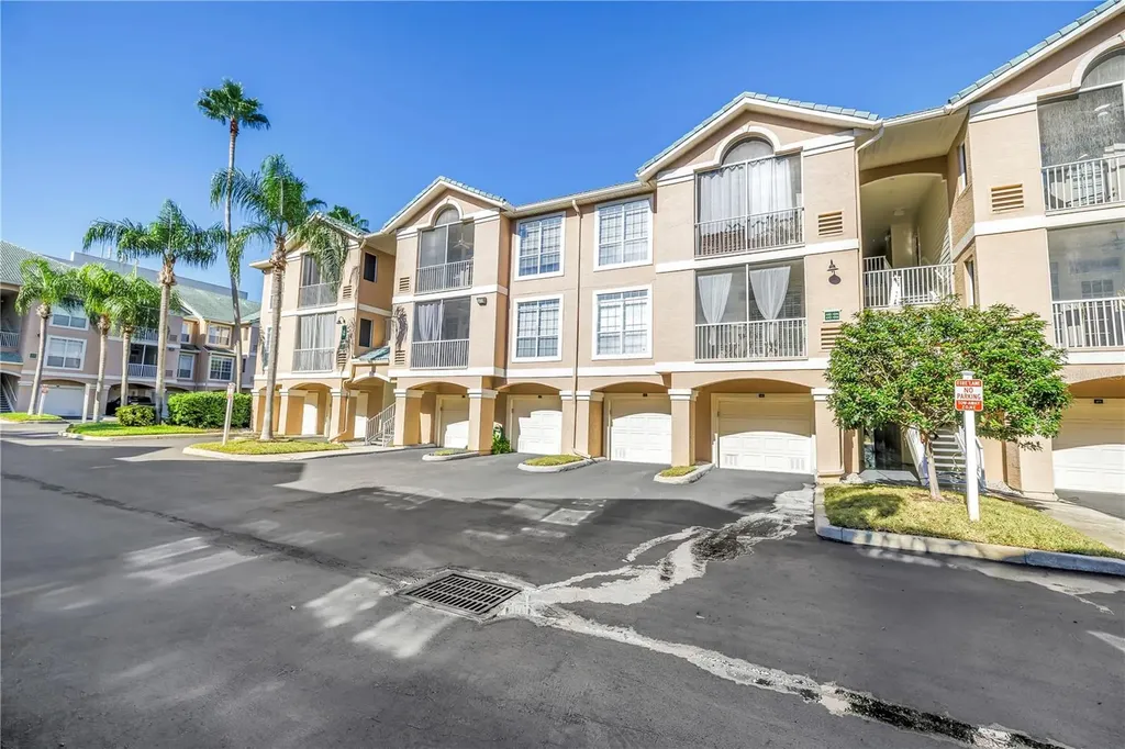 4206 Bay Club Circle Tampa FL 33607