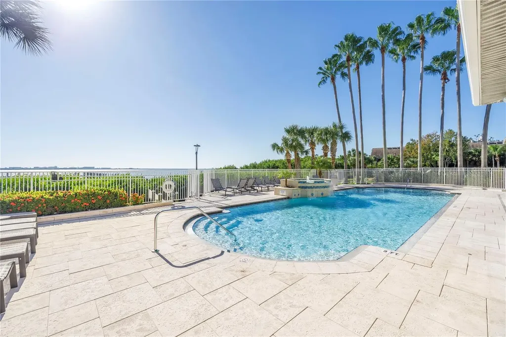4206 Bay Club Circle Tampa FL 33607