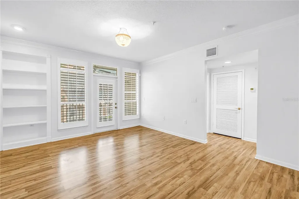4206 Bay Club Circle Tampa FL 33607