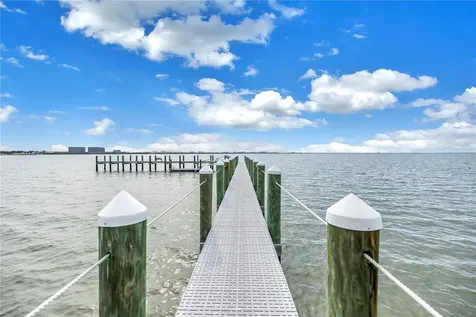 4206 Bay Club Circle Tampa FL 33607