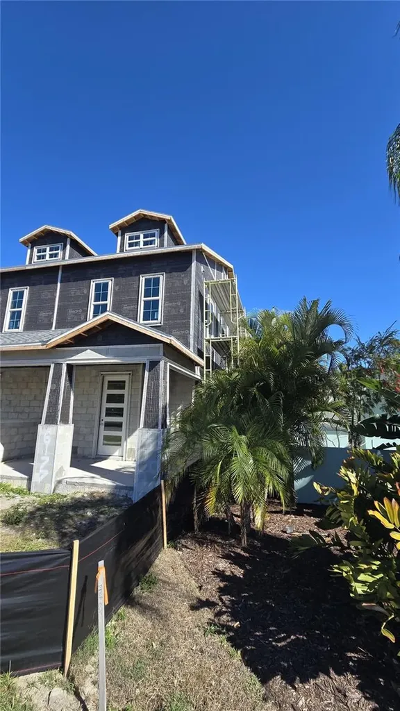6183 1st Avenue N St Petersburg FL 33710