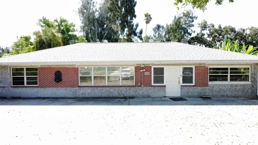 1608 55th Avenue W Bradenton FL 34207
