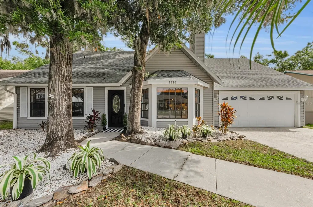 1916 River Crossing Drive Valrico FL 33596
