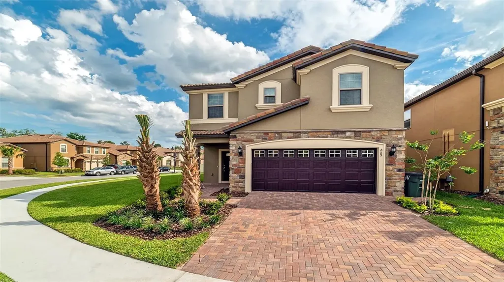 8894 Qin Loop Kissimmee FL 34747